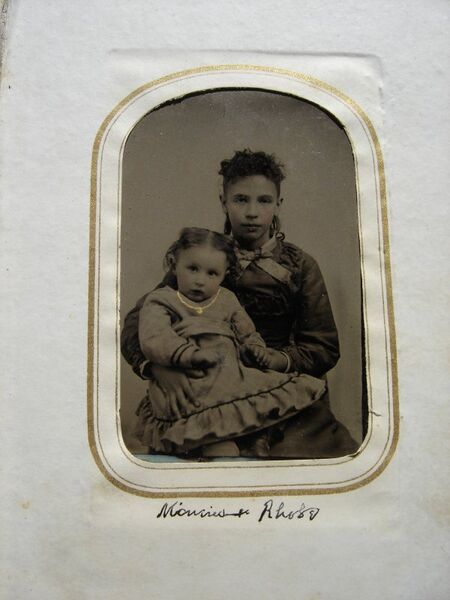 File:Minnie Bell Onderdonk and Rhobe Schoonmaker.JPG