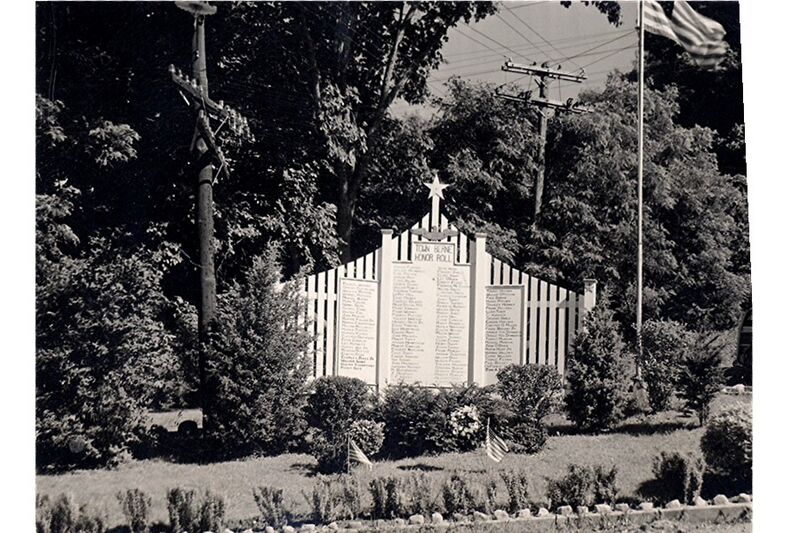 File:WW II Honor Roll.jpg