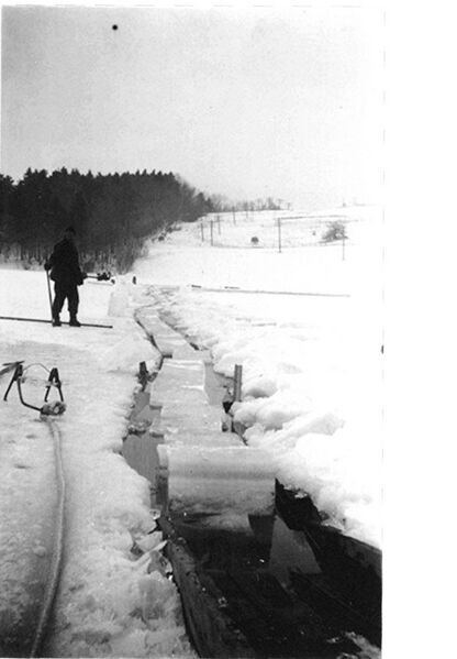 File:Harvesting Ice 2.jpg