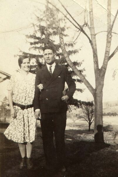 File:Daisy and Jack Gifford.jpg