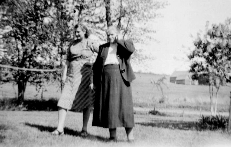 File:RS003IreneHaluskaThereziaStempleB.jpg